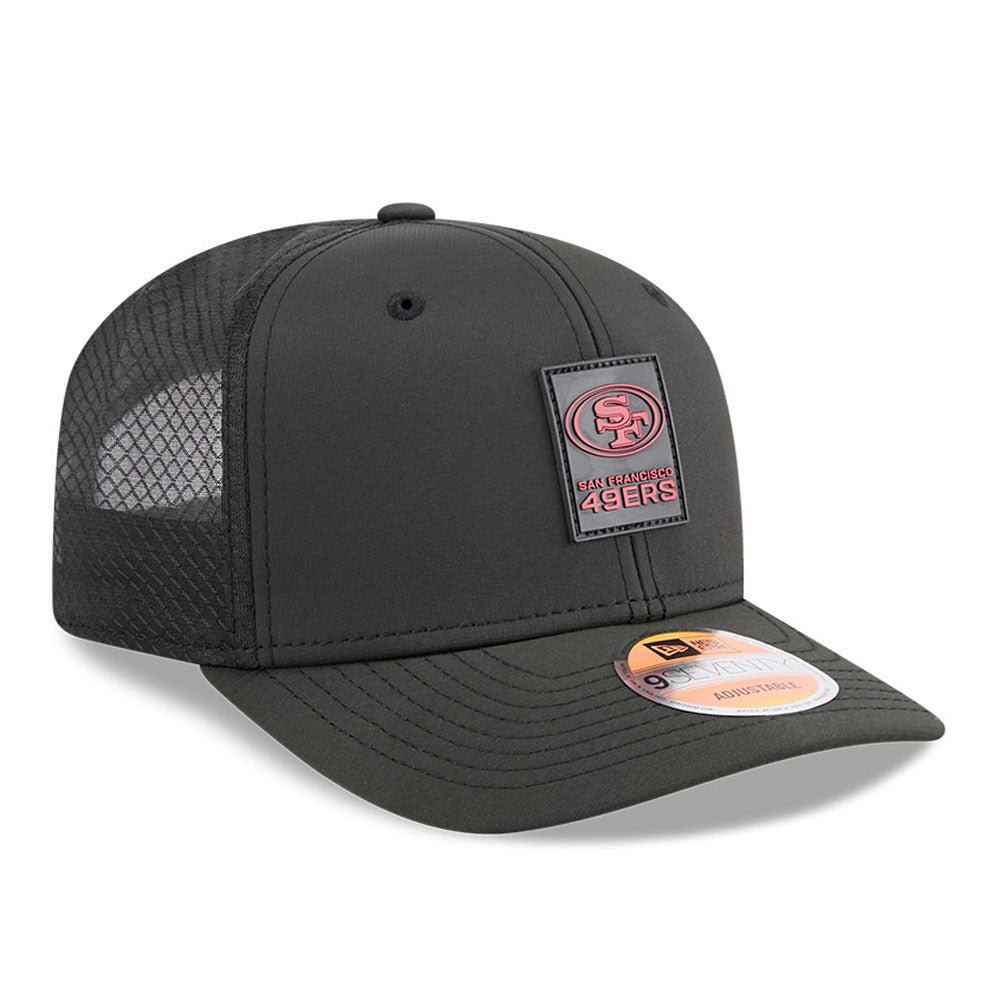 Men's San Francisco 49ers New Era Black 2025 NFL Sideline Heat 9SEVENTY Adjustable Hat