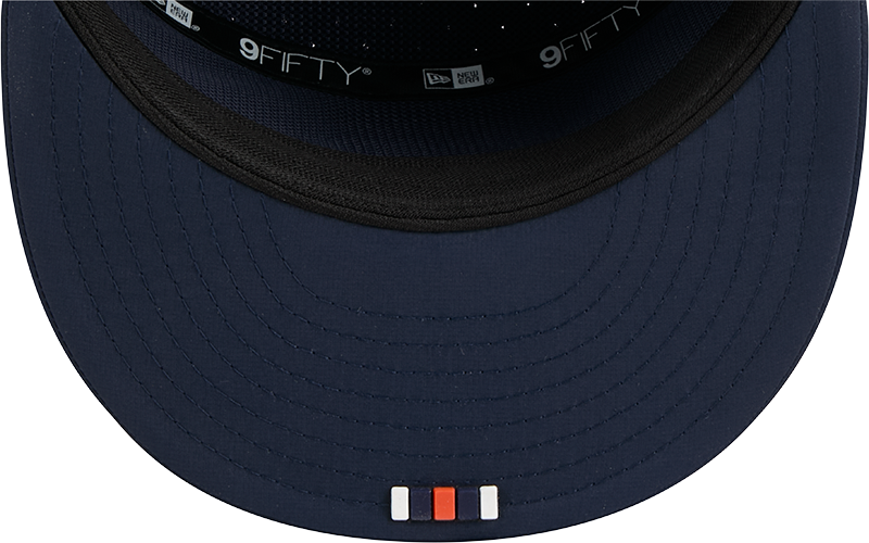 Men's Chicago Bears New Era Navy 2025 B Sideline Split Panel 9FIFTY Snapback Hat
