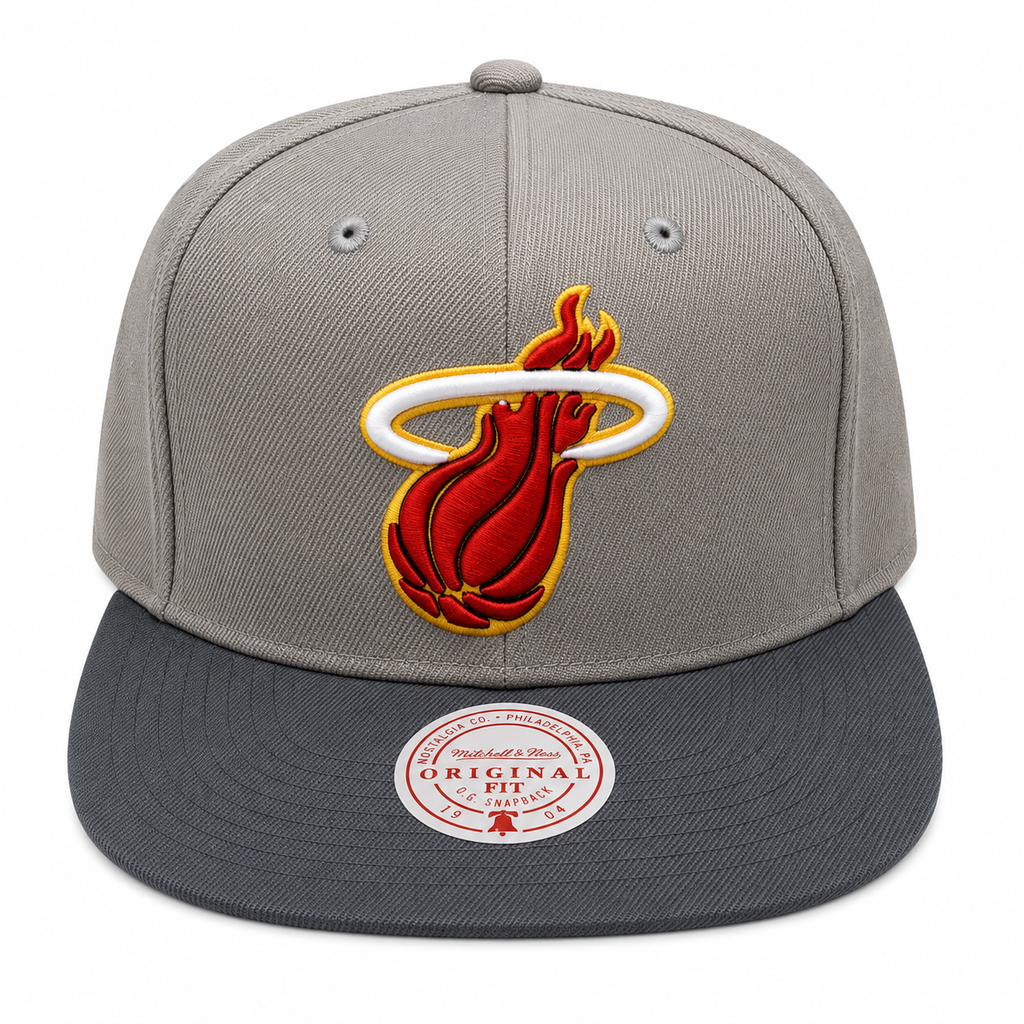 Men's Miami Heat NBA Cool Gray 3 Mitchell & Ness Snapback Hat