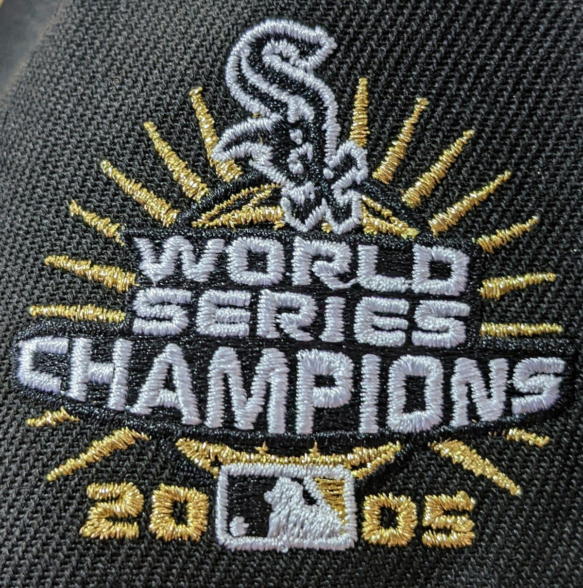 Mens Chicago White Sox New Era Black Gold Rush Cooperstown Collection Black and Gold 9FIFTY Snapback Hat