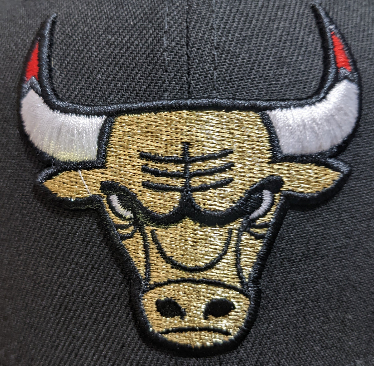 Men's Chicago Bulls New Era Black University Gold 59FIFTY Fitted Hat