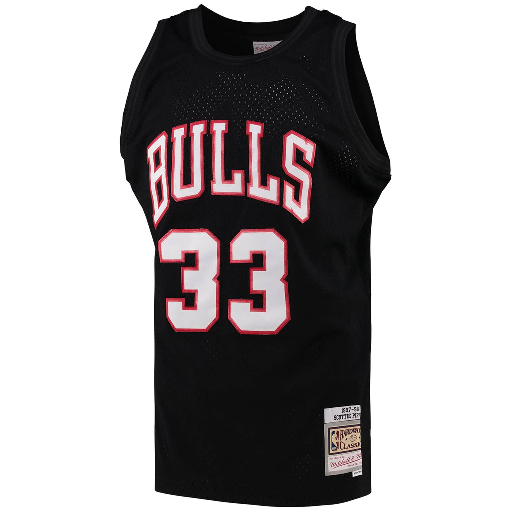 Men's Chicago Bulls Scottie Pippen Black Team Color Swingman Jersey by Mitchell & Ness