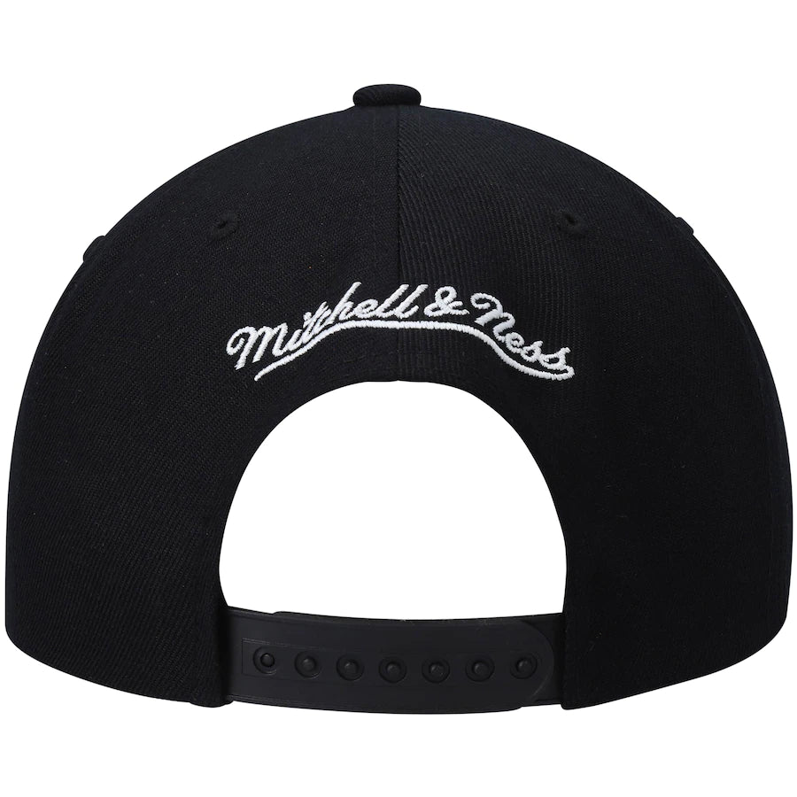 San Antonio Spurs Team Script 2.0 Black Mitchell & Ness Snapback Hat
