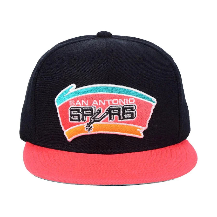 Men's San Antonio Spurs NBA Basic Core 2 Tone Black/Pink HWC Mitchell & Ness Snapback Hat